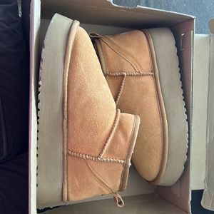 Ugg Australia Mini platform boots